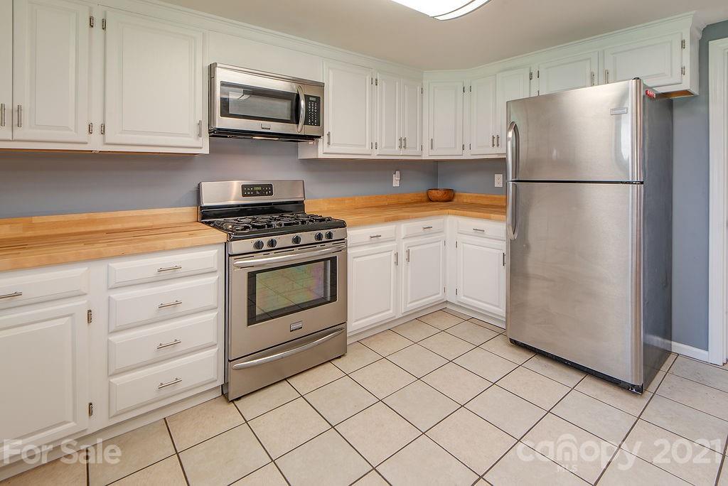 8 Curly Willow Lane Weaverville NC 28787