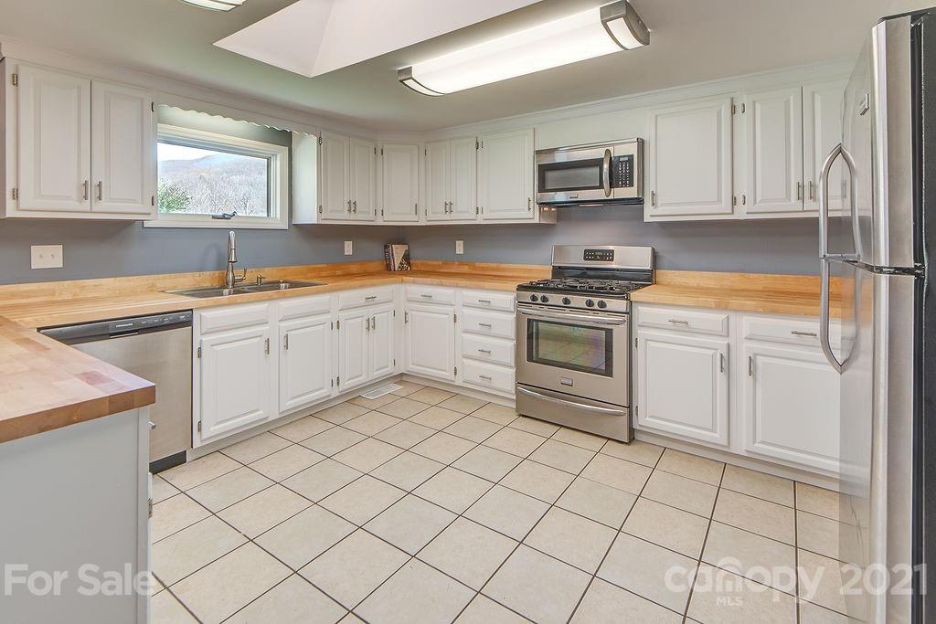 8 Curly Willow Lane Weaverville NC 28787