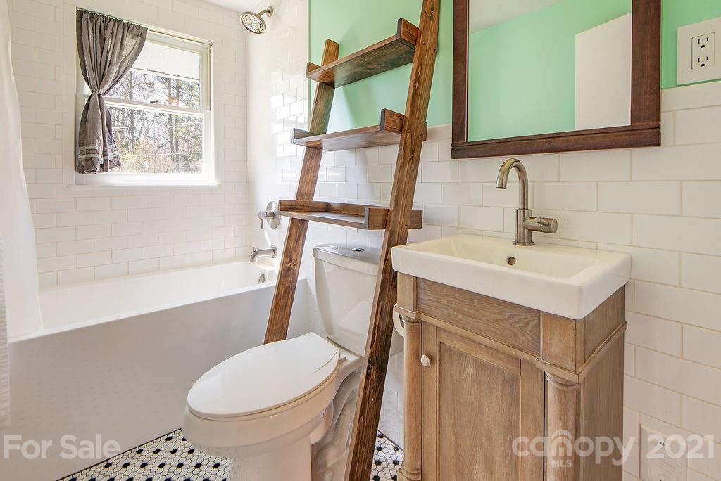 8 Curly Willow Lane Weaverville NC 28787