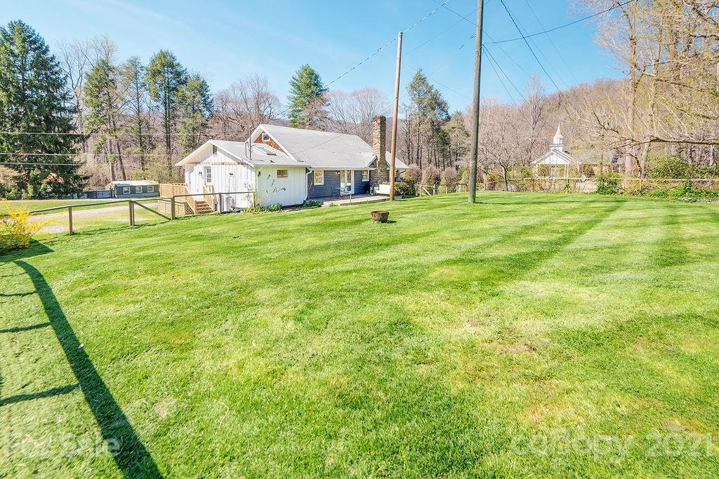 8 Curly Willow Lane Weaverville NC 28787