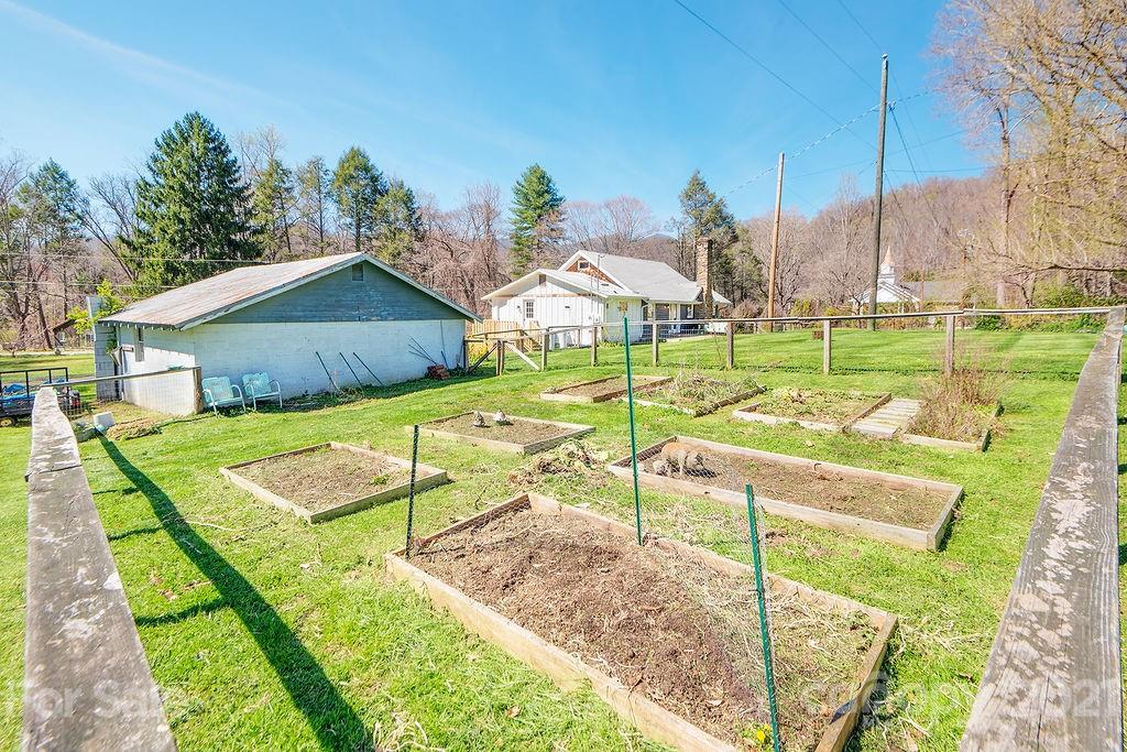 8 Curly Willow Lane Weaverville NC 28787