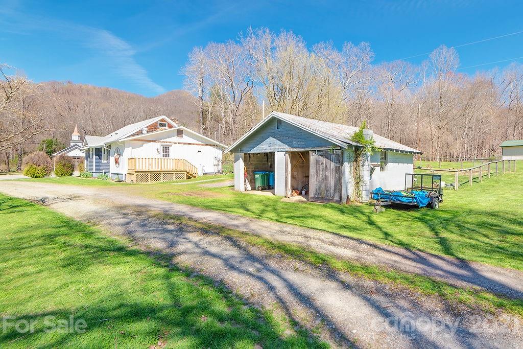 8 Curly Willow Lane Weaverville NC 28787