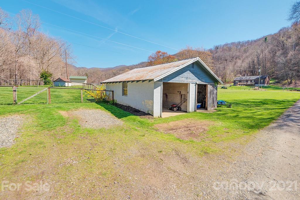 8 Curly Willow Lane Weaverville NC 28787