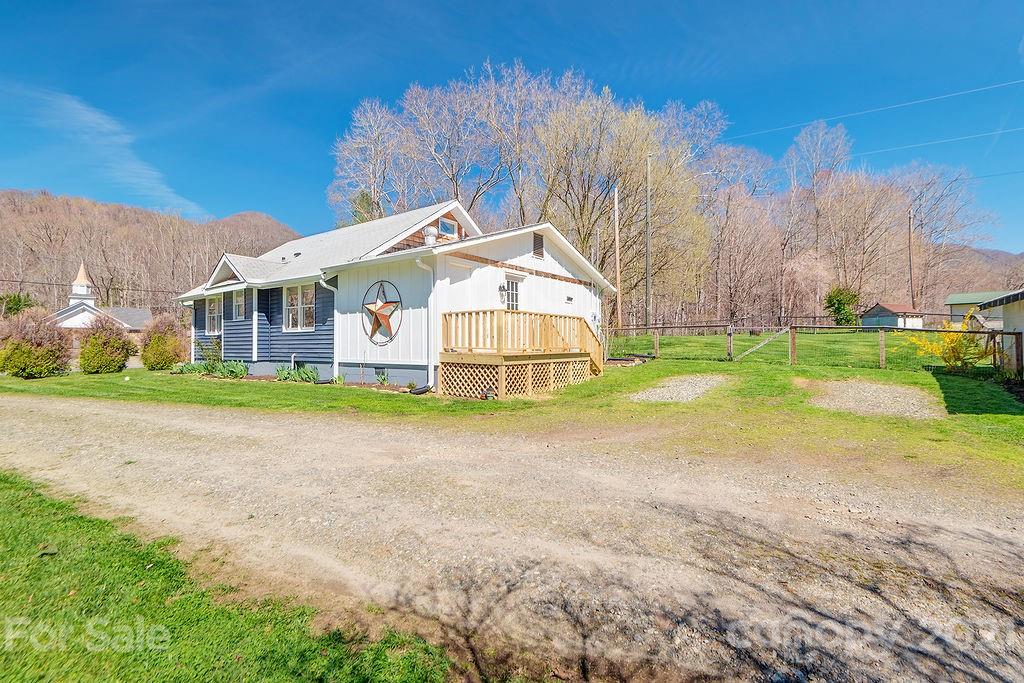 8 Curly Willow Lane Weaverville NC 28787