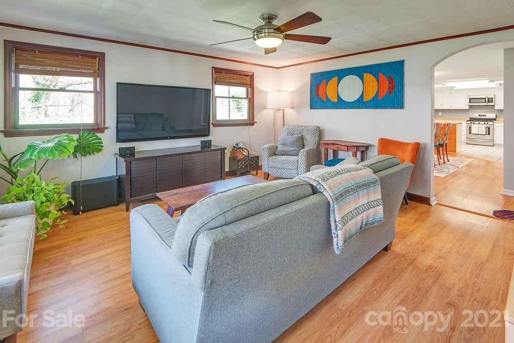 8 Curly Willow Lane Weaverville NC 28787