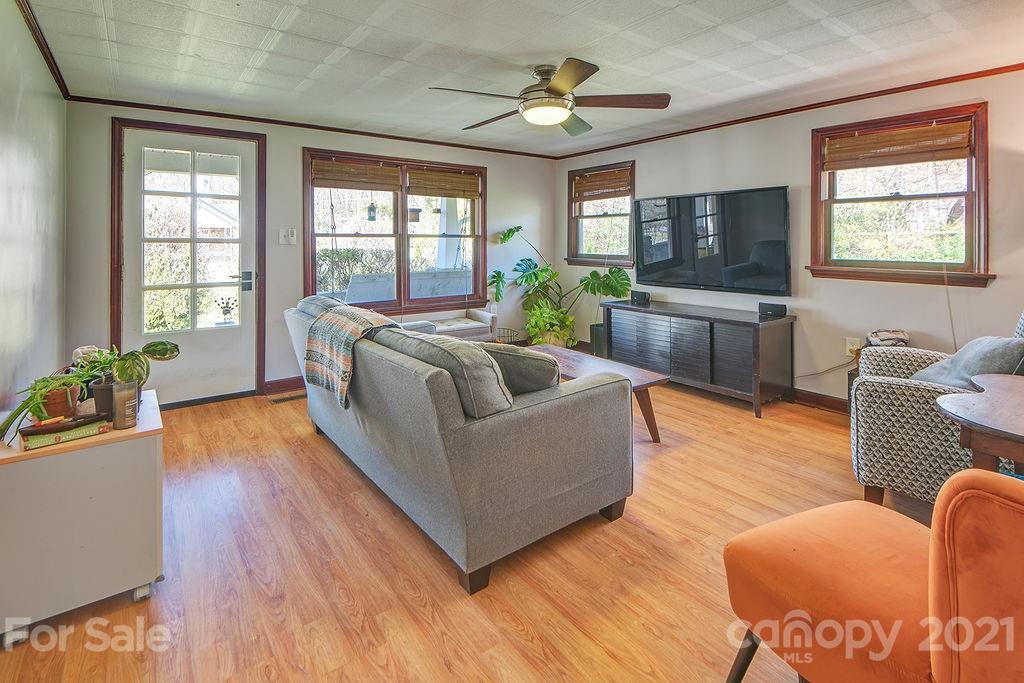 8 Curly Willow Lane Weaverville NC 28787