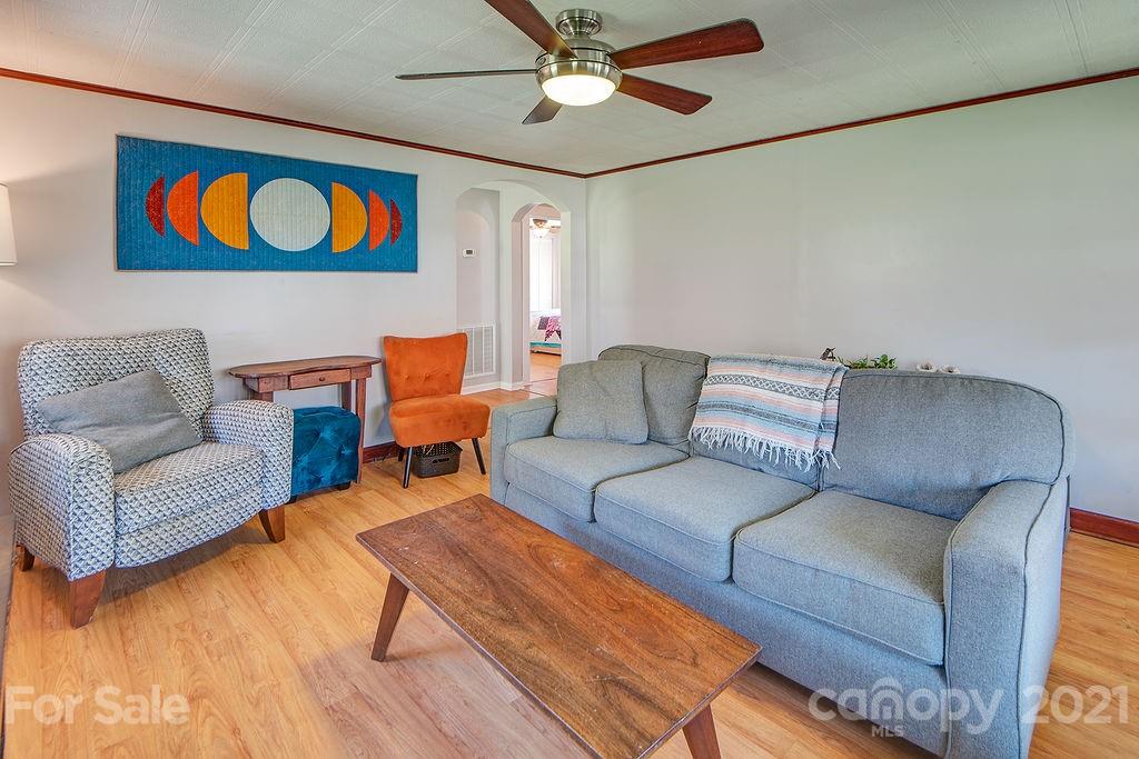8 Curly Willow Lane Weaverville NC 28787