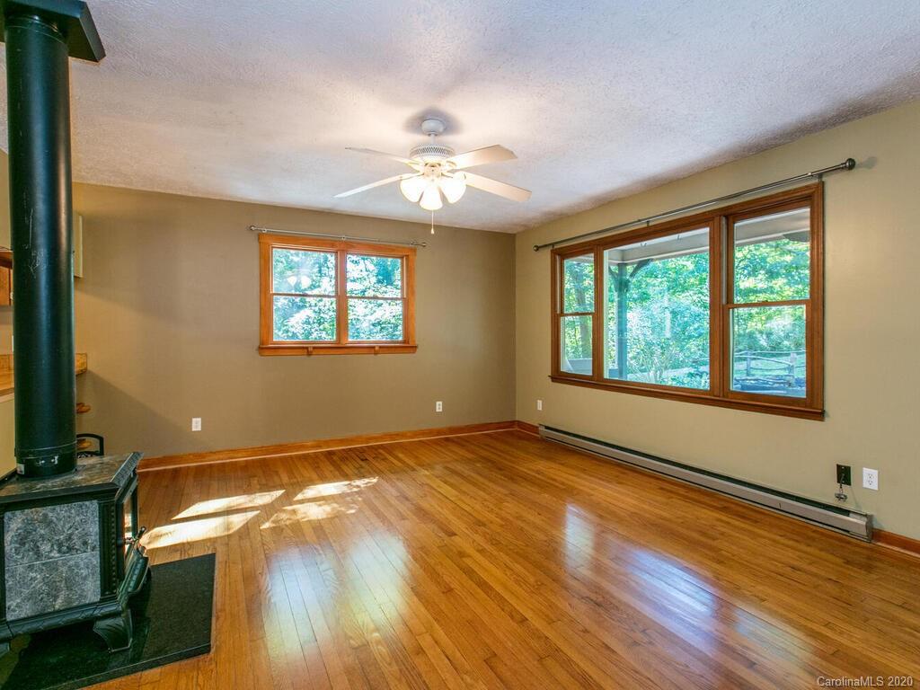 51 Huntington Drive Swannanoa NC 28778