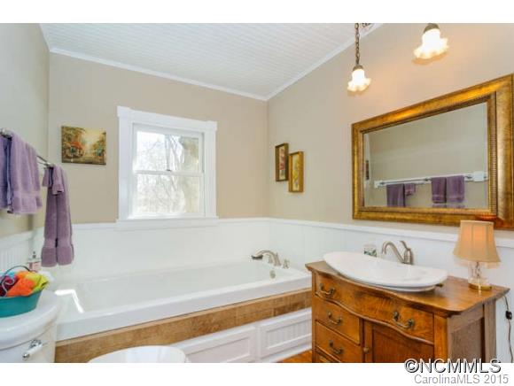 87 Hamburg Mountain Road Weaverville NC 28787