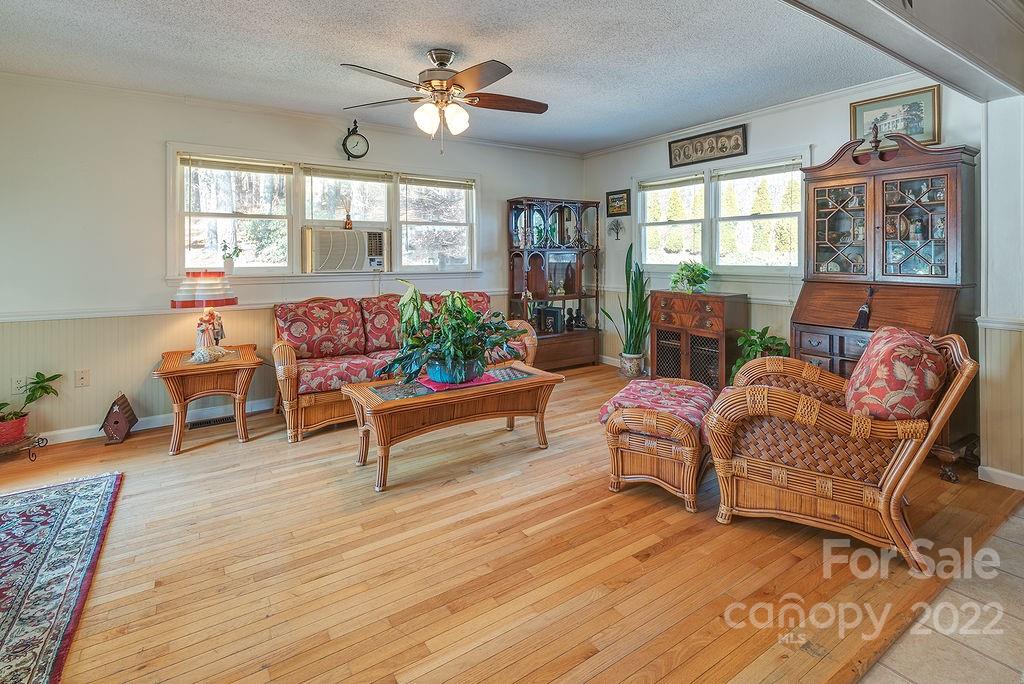 582 Enka Lake Road Candler NC 28715