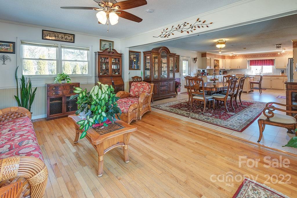 582 Enka Lake Road Candler NC 28715