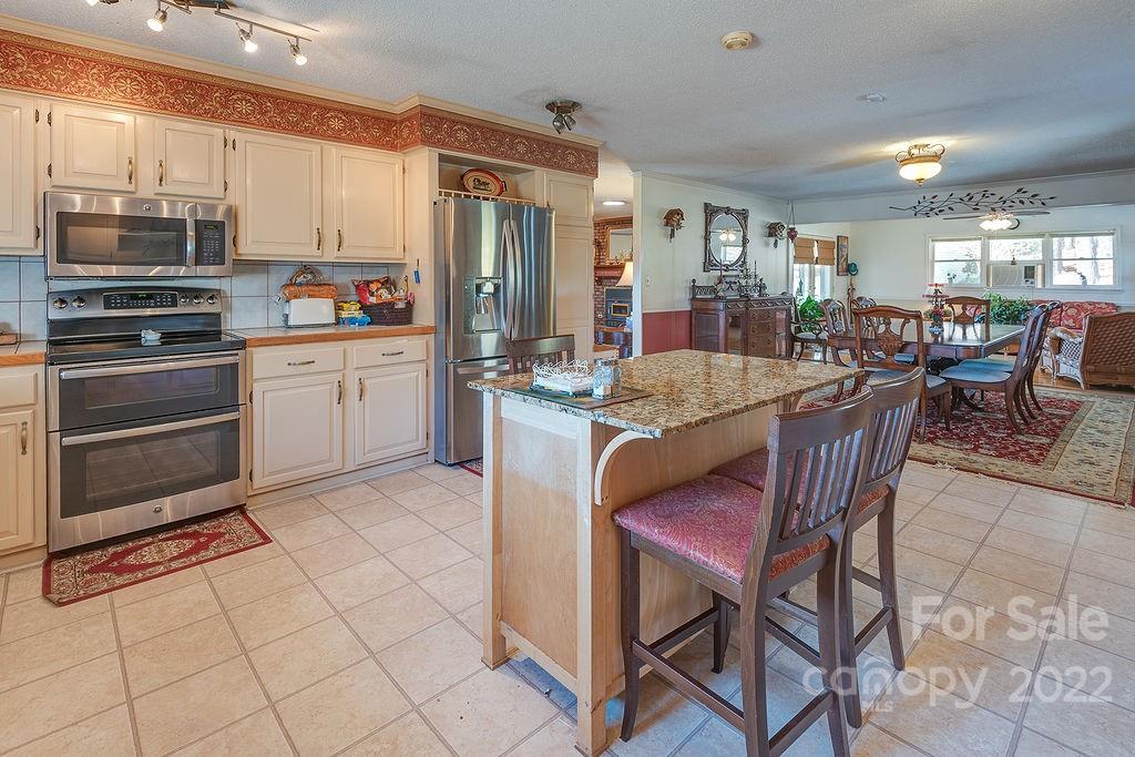 582 Enka Lake Road Candler NC 28715