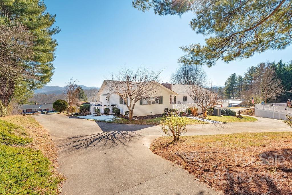 582 Enka Lake Road Candler NC 28715