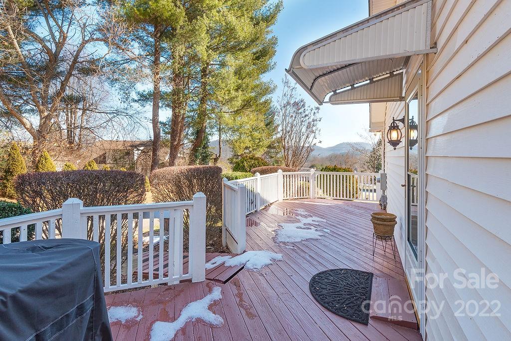 582 Enka Lake Road Candler NC 28715