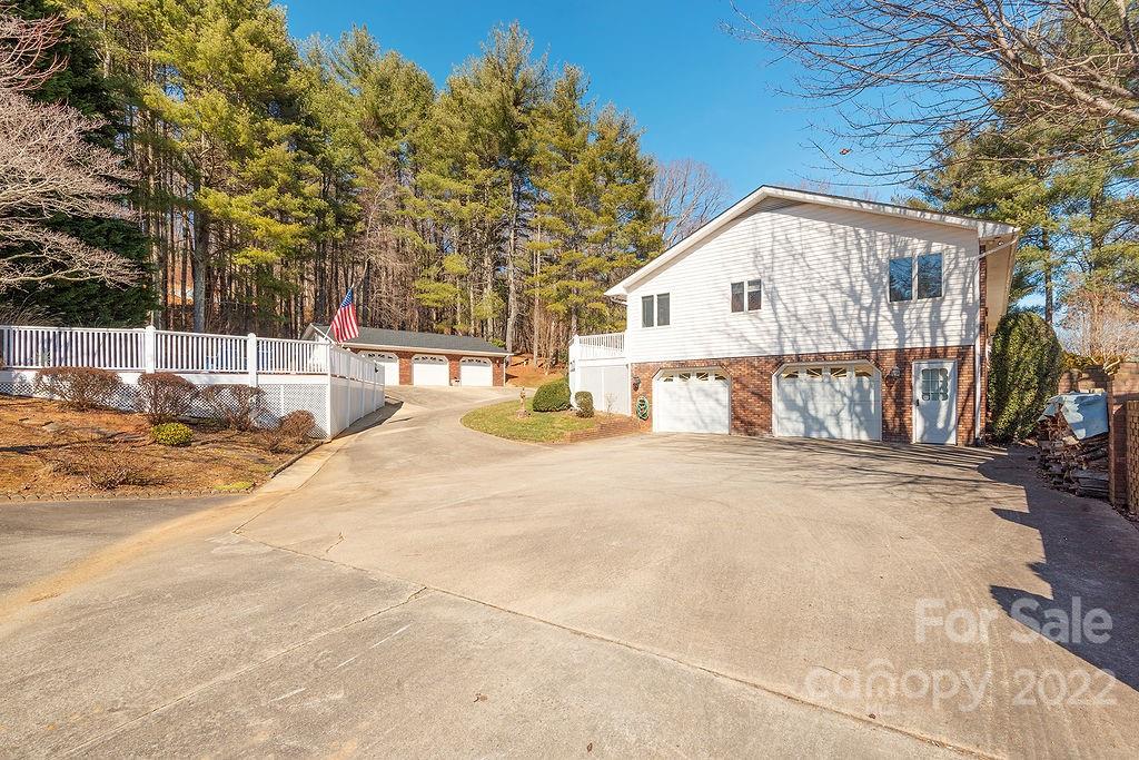 582 Enka Lake Road Candler NC 28715