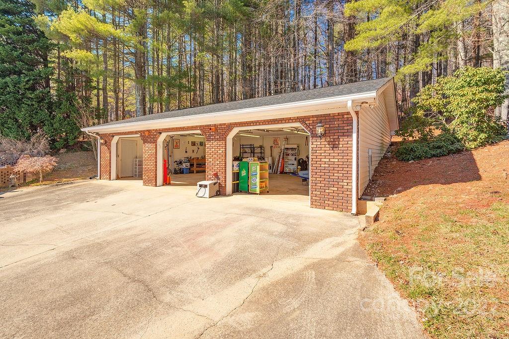 582 Enka Lake Road Candler NC 28715