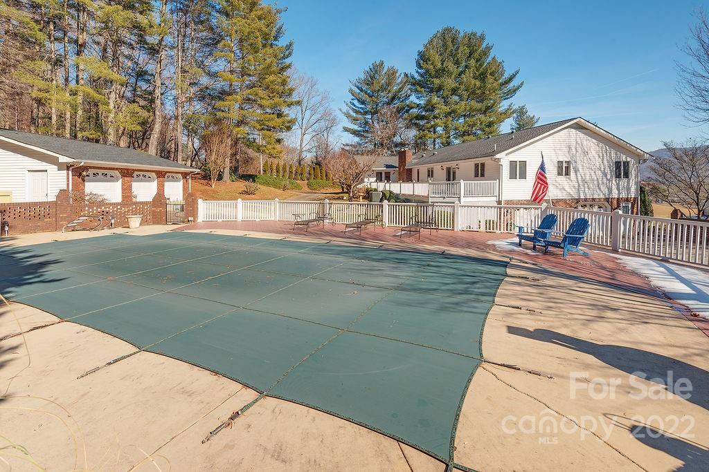 582 Enka Lake Road Candler NC 28715
