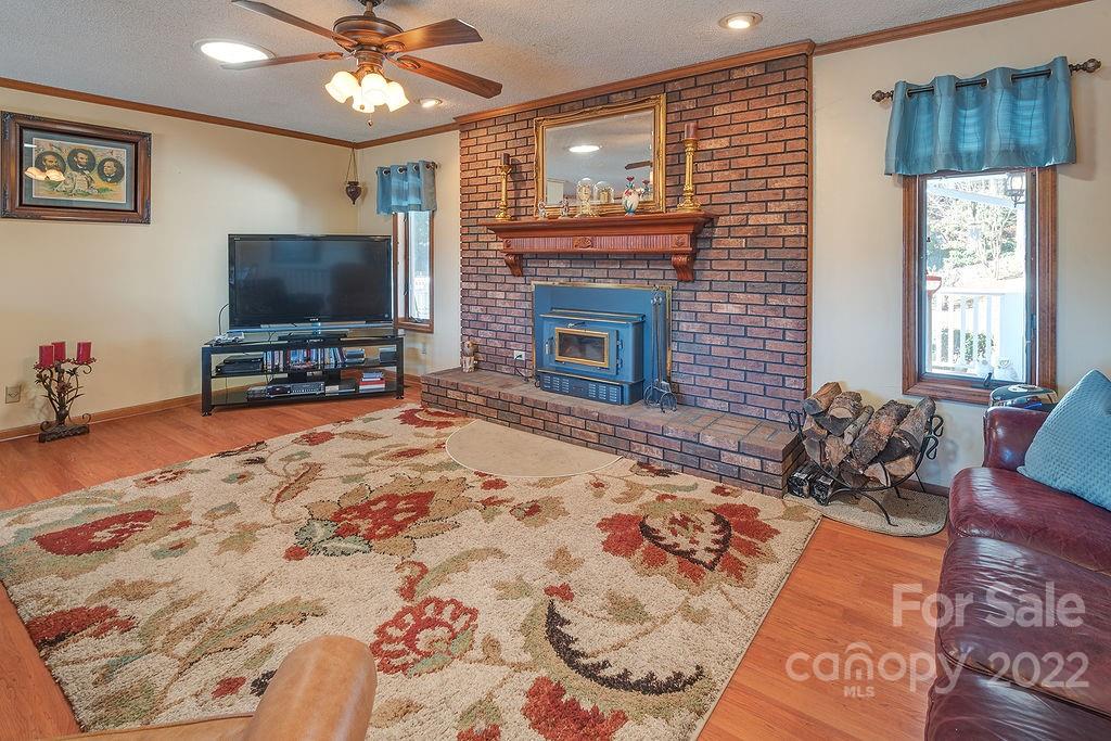 582 Enka Lake Road Candler NC 28715