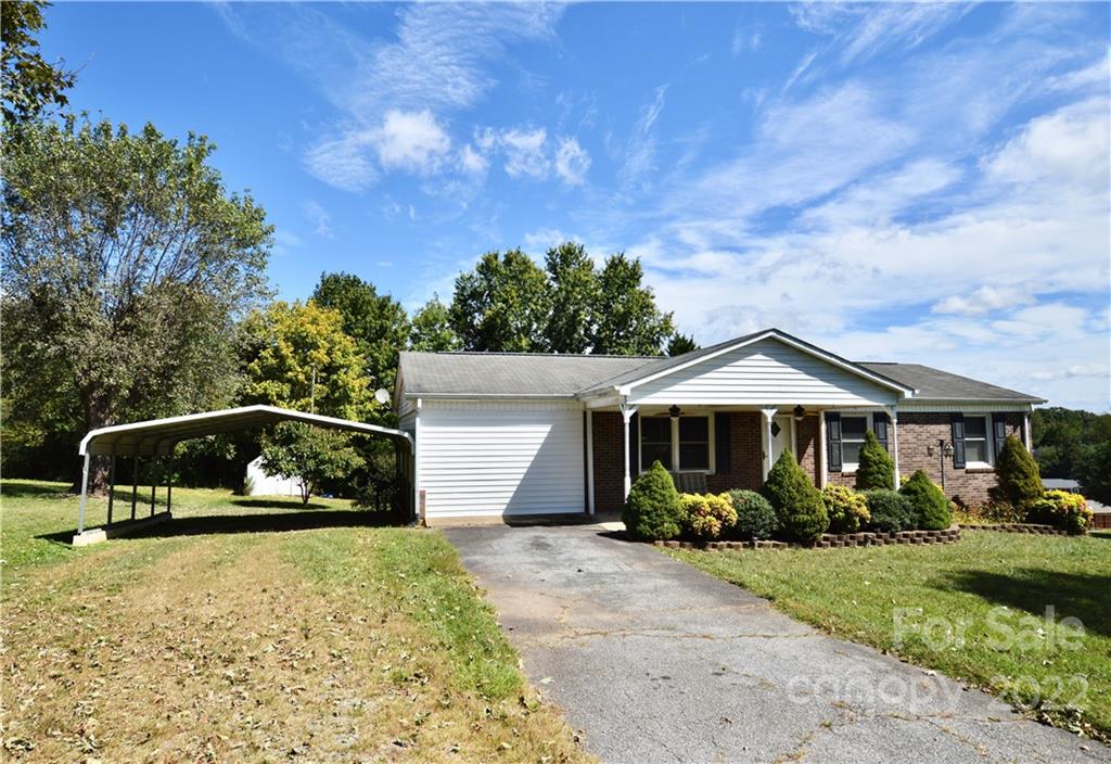 2109 Lamesa Court Lenoir NC 28645