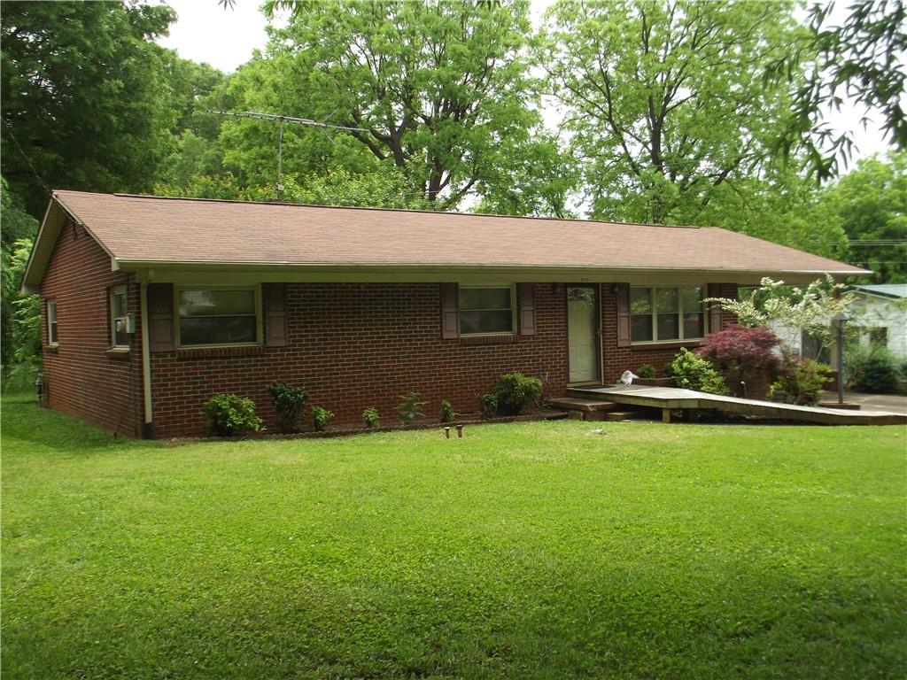 2019 N Deal Avenue Newton NC 28658