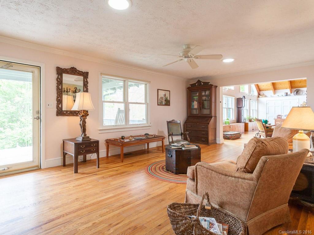 347 Town Branch Road Barnardsville NC 28709