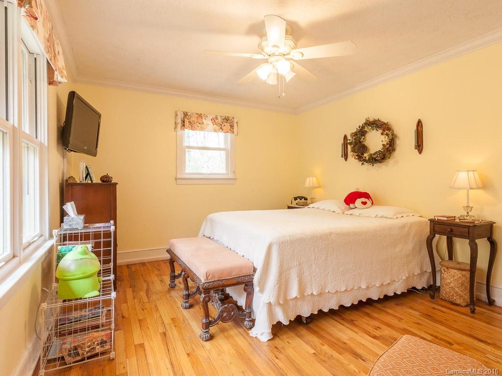 347 Town Branch Road Barnardsville NC 28709