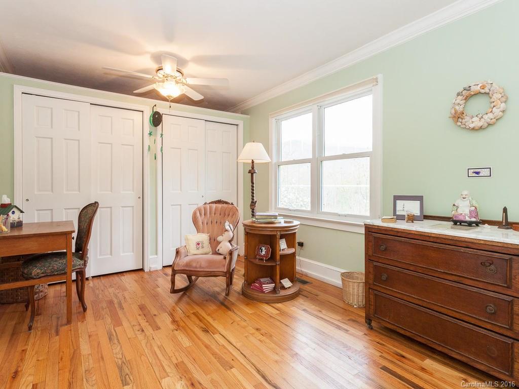 347 Town Branch Road Barnardsville NC 28709