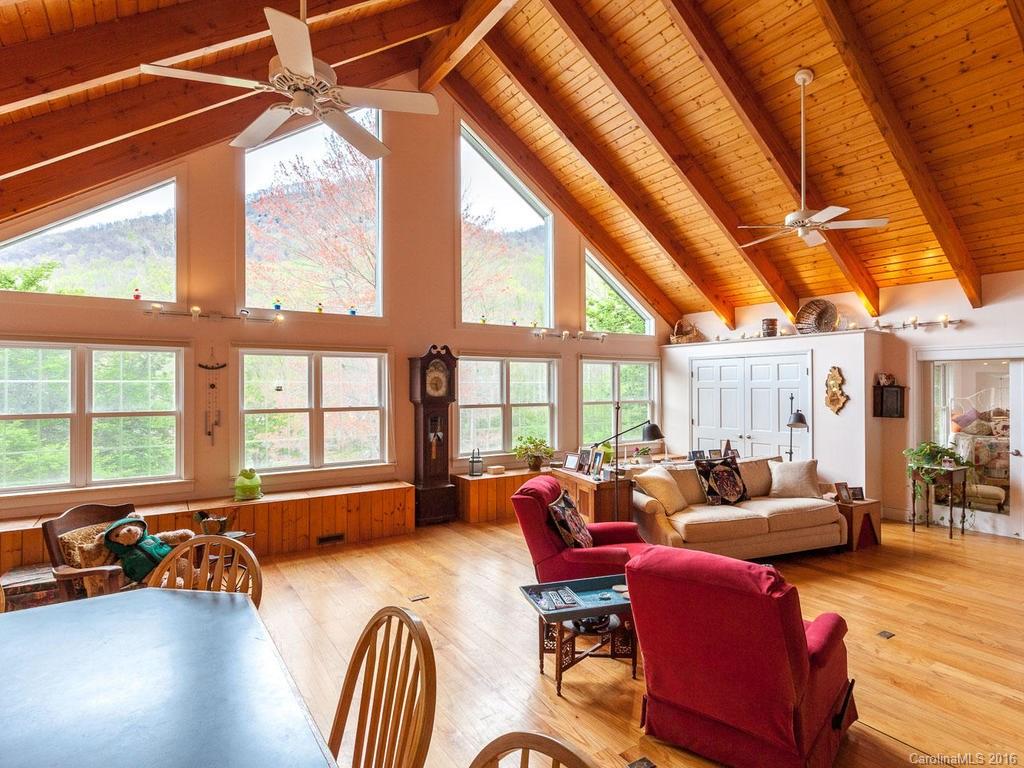 347 Town Branch Road Barnardsville NC 28709
