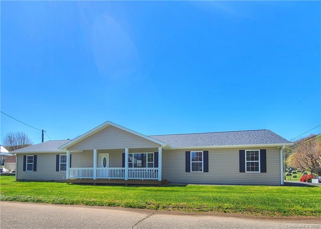 68 Daniel Street Burnsville NC 28714