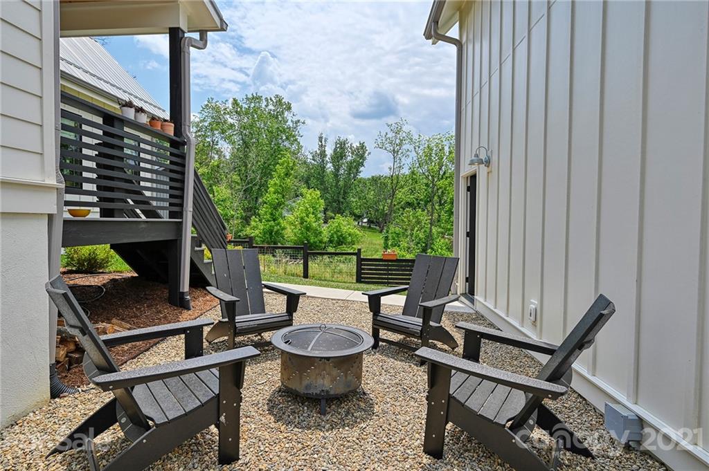7 Coleman Street Weaverville NC 28787