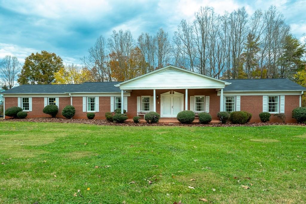 9261 Indian Hills Street Hickory NC 28601