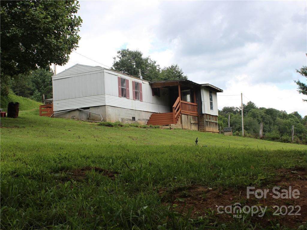 3476 Possum Trot Road Burnsville NC 28714