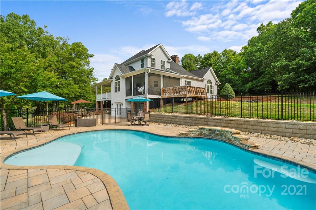 165 Live Oak Lane Mooresville NC 28115