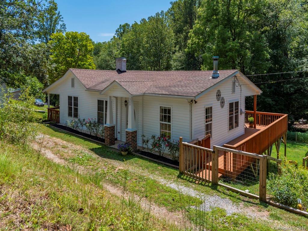 360 Youngs Cove Road Candler NC 28715