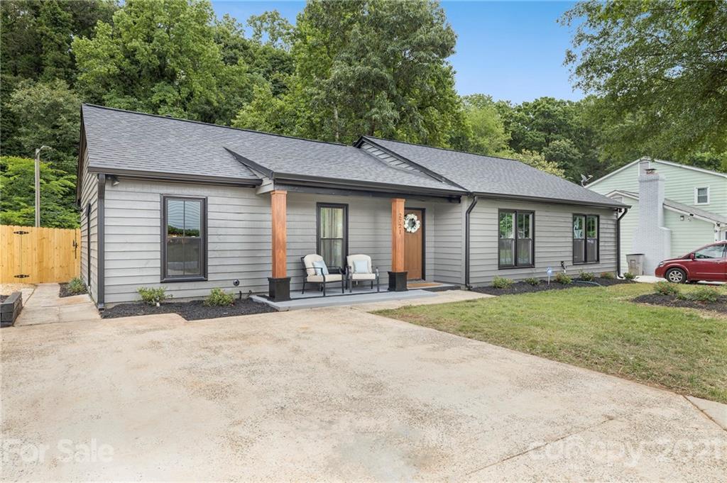 2721 Heather Glen Lane Charlotte NC 28208