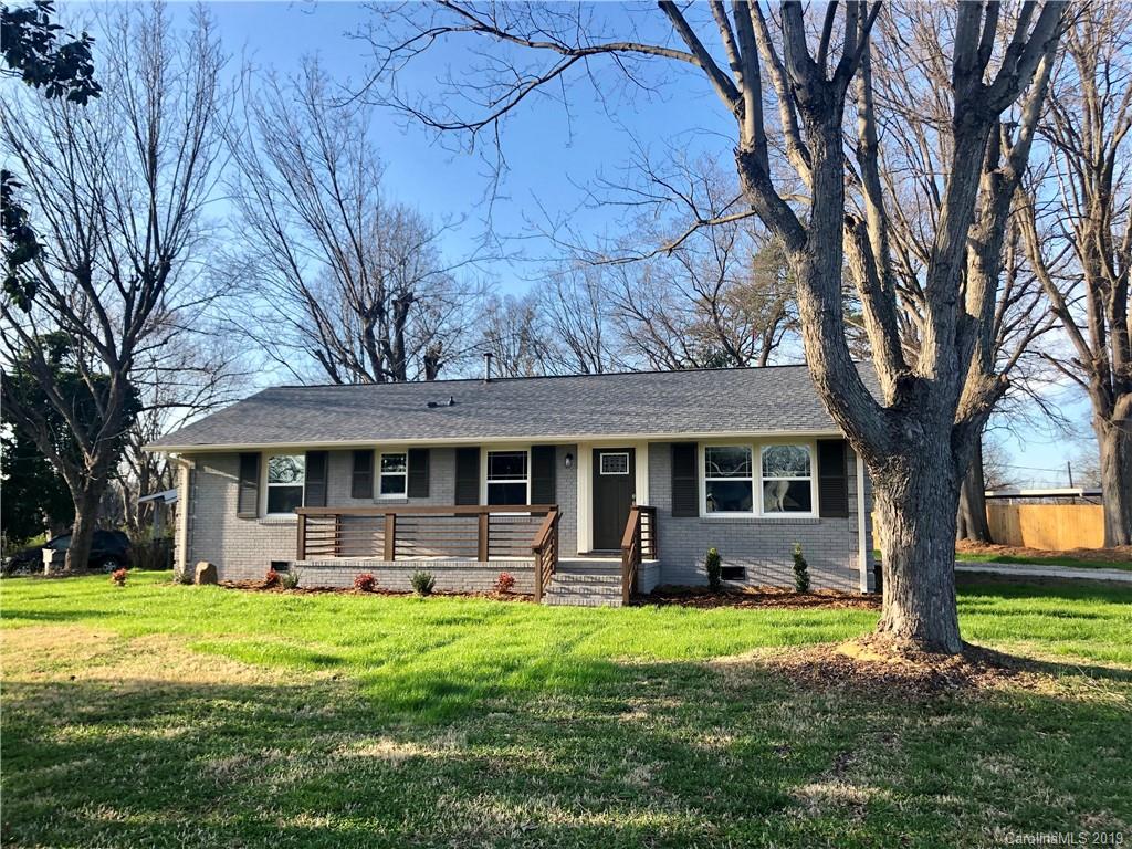 2201 English Drive Charlotte NC 28216