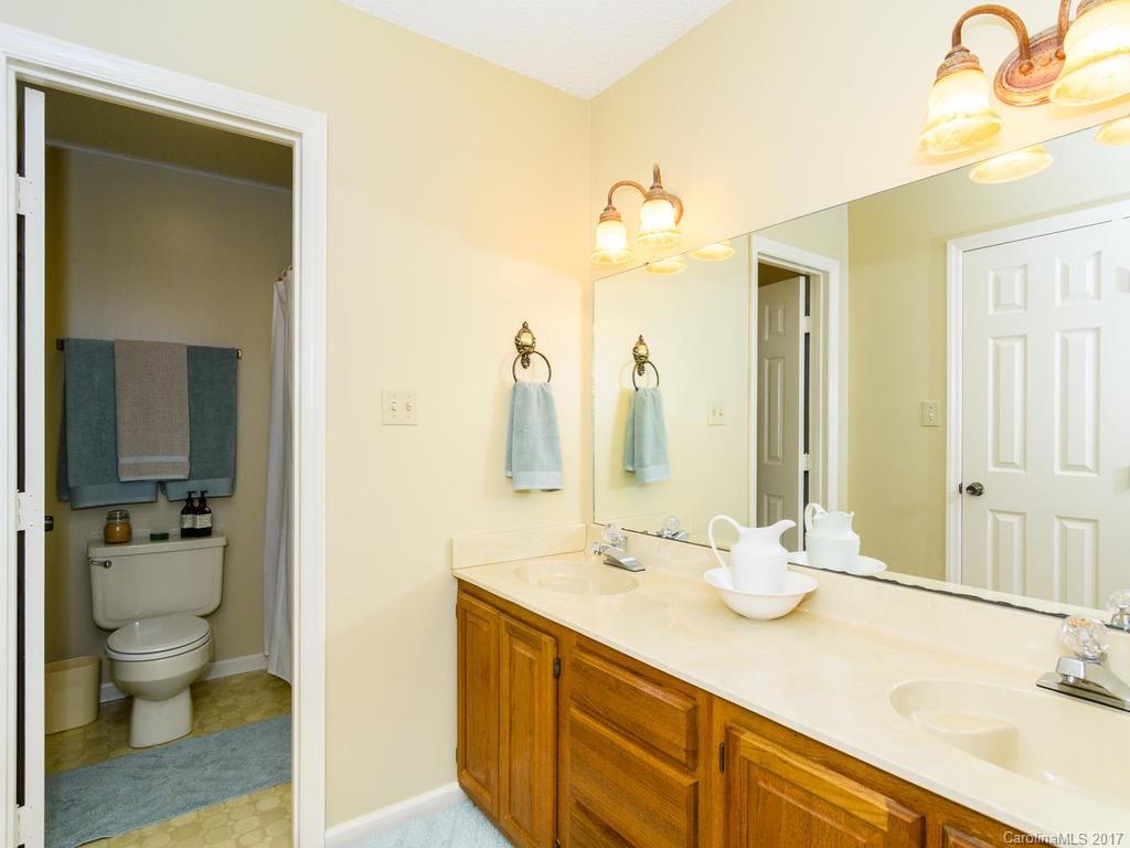 1 Glenwood Circle Arden NC 28704
