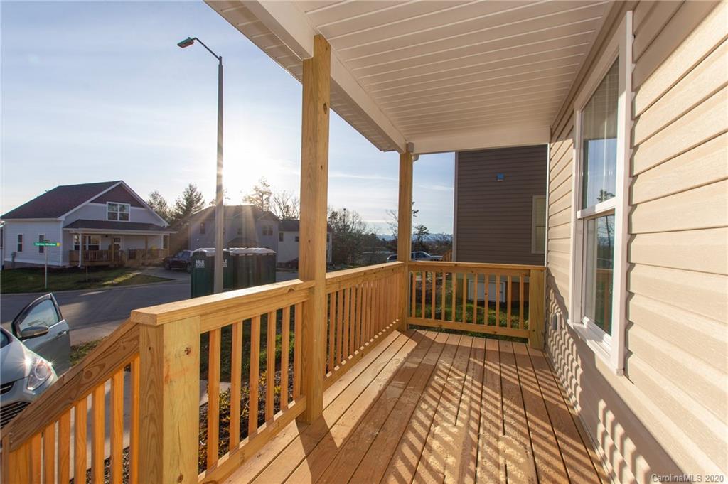 25 Yarrow Meadow Road Weaverville NC 28787