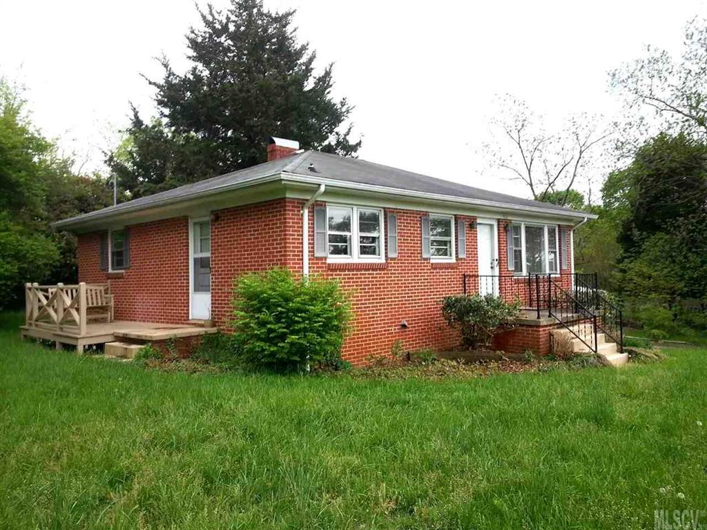 406 1/2 Valdese Avenue Morganton NC 28655