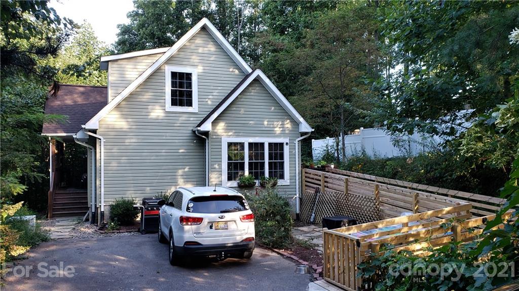 128 Sleepy Forest Drive Leicester NC 28748