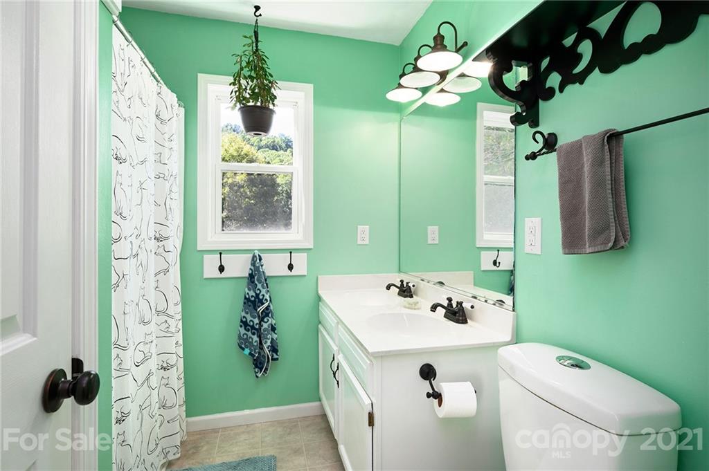 1747 Secluded Valley Road Marshall NC 28753
