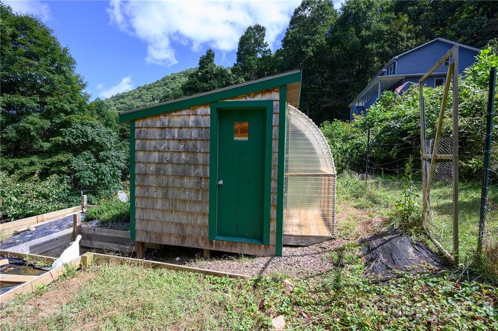 1747 Secluded Valley Road Marshall NC 28753
