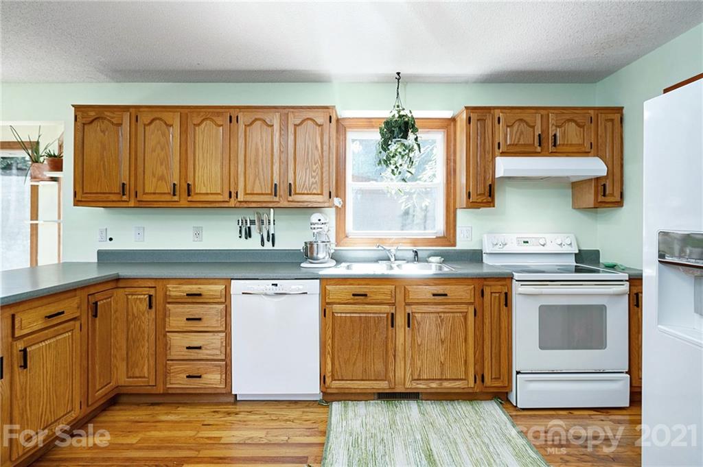 1747 Secluded Valley Road Marshall NC 28753