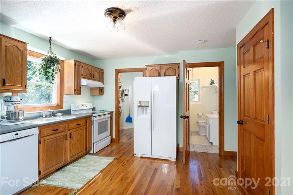 1747 Secluded Valley Road Marshall NC 28753