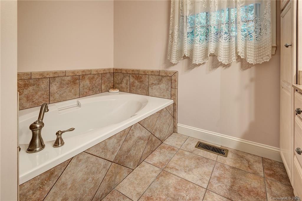 145 Carter Cove Road Asheville NC 28804