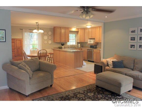 107 Summerglen Drive Asheville NC 28806