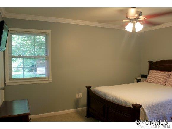 107 Summerglen Drive Asheville NC 28806