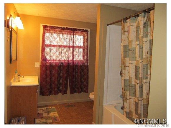 300 Garvel Mountain Road Burnsville NC 28714