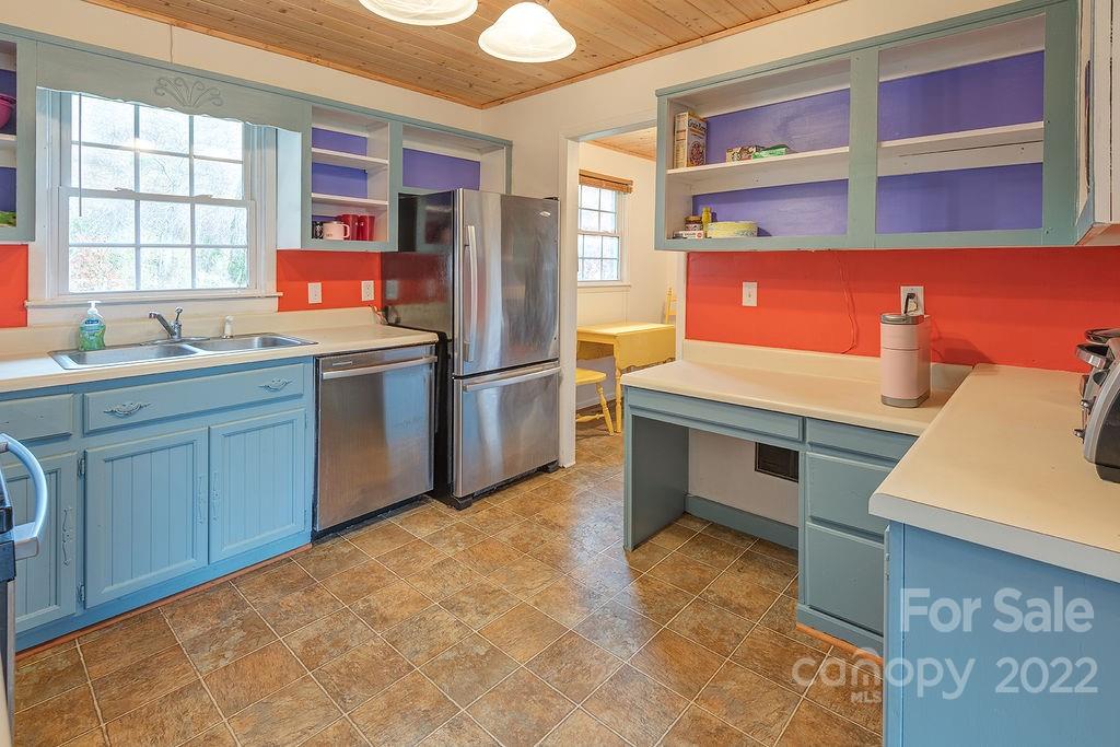 161 Cherry Oak Road Burnsville NC 28714