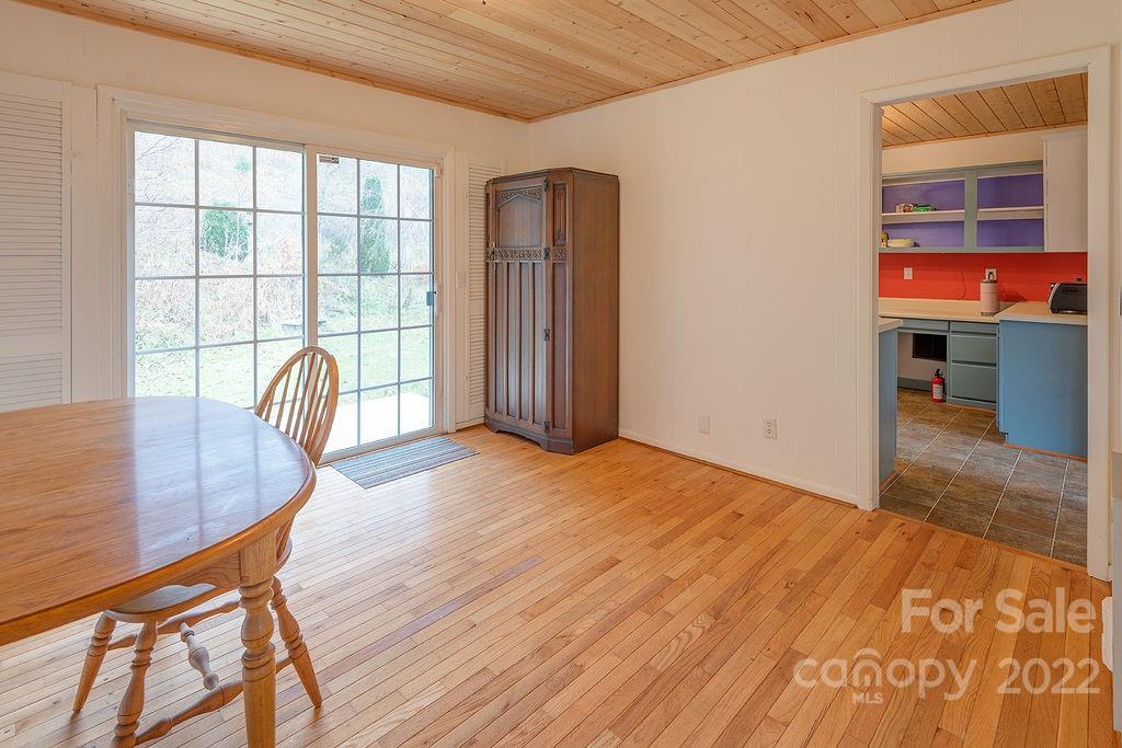 161 Cherry Oak Road Burnsville NC 28714